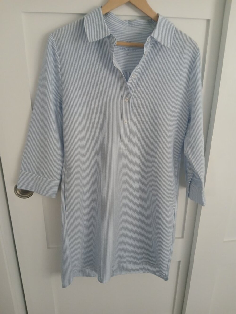 Renwick Golf seersucker dress  Blue and white size M